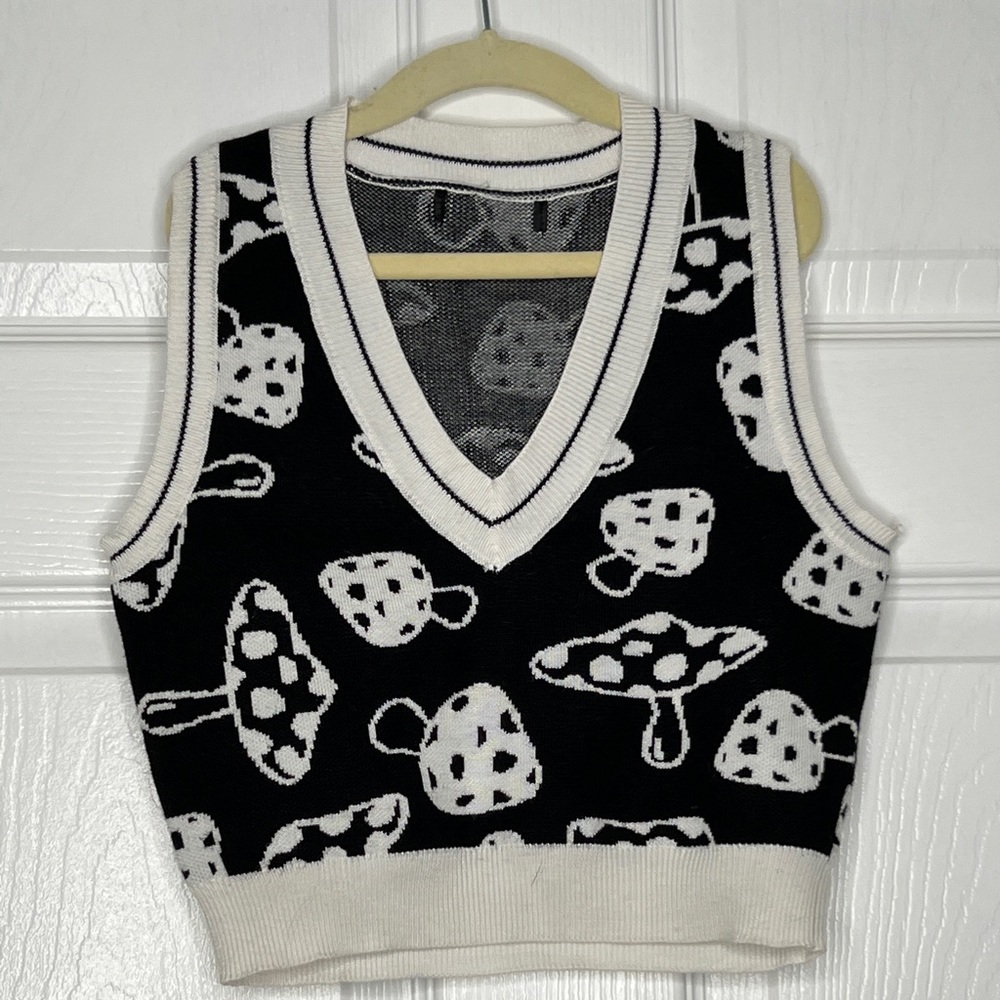 Vest Black and White